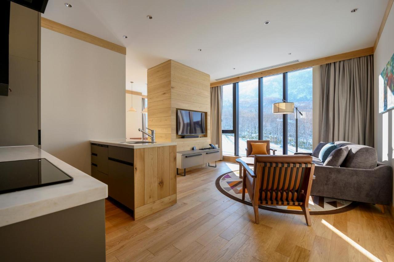 Yu Kiroro, Ski-in Ski-out Luxury Residences Aparthotel Akaigawa